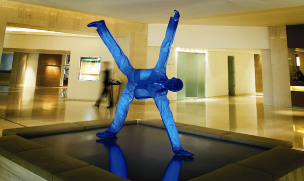 01 Lobby-Blue Man
