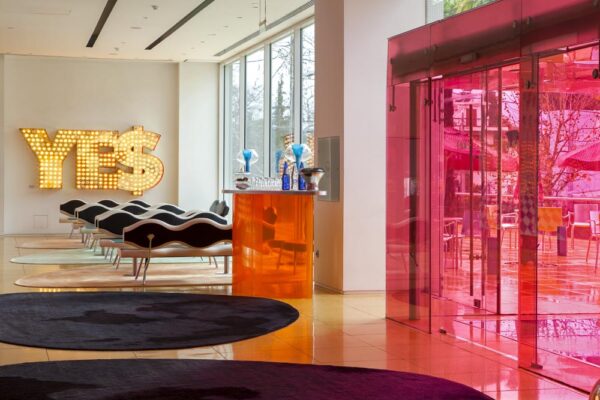 SEMIRAMIS – Lobby